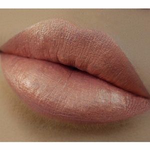 🆕️BNIB, Kylie, Metal Lipstick in Heir